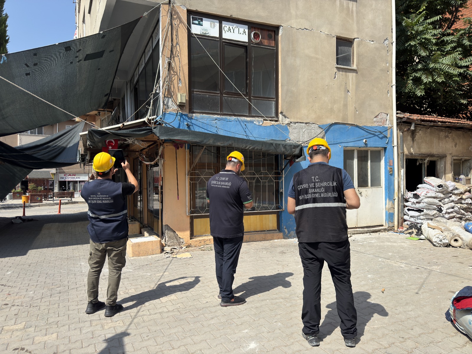 SINDIRGI DEPREMİ SONRASI HASAR TESPİT ÇALIŞMALARI SÜRÜYOR