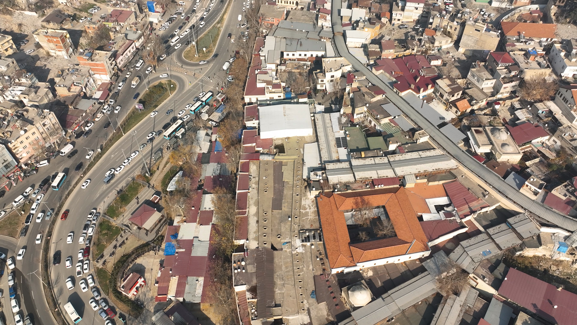 TARİHİ KAPALI ÇARŞI YENİDEN AYAĞA KALKIYOR