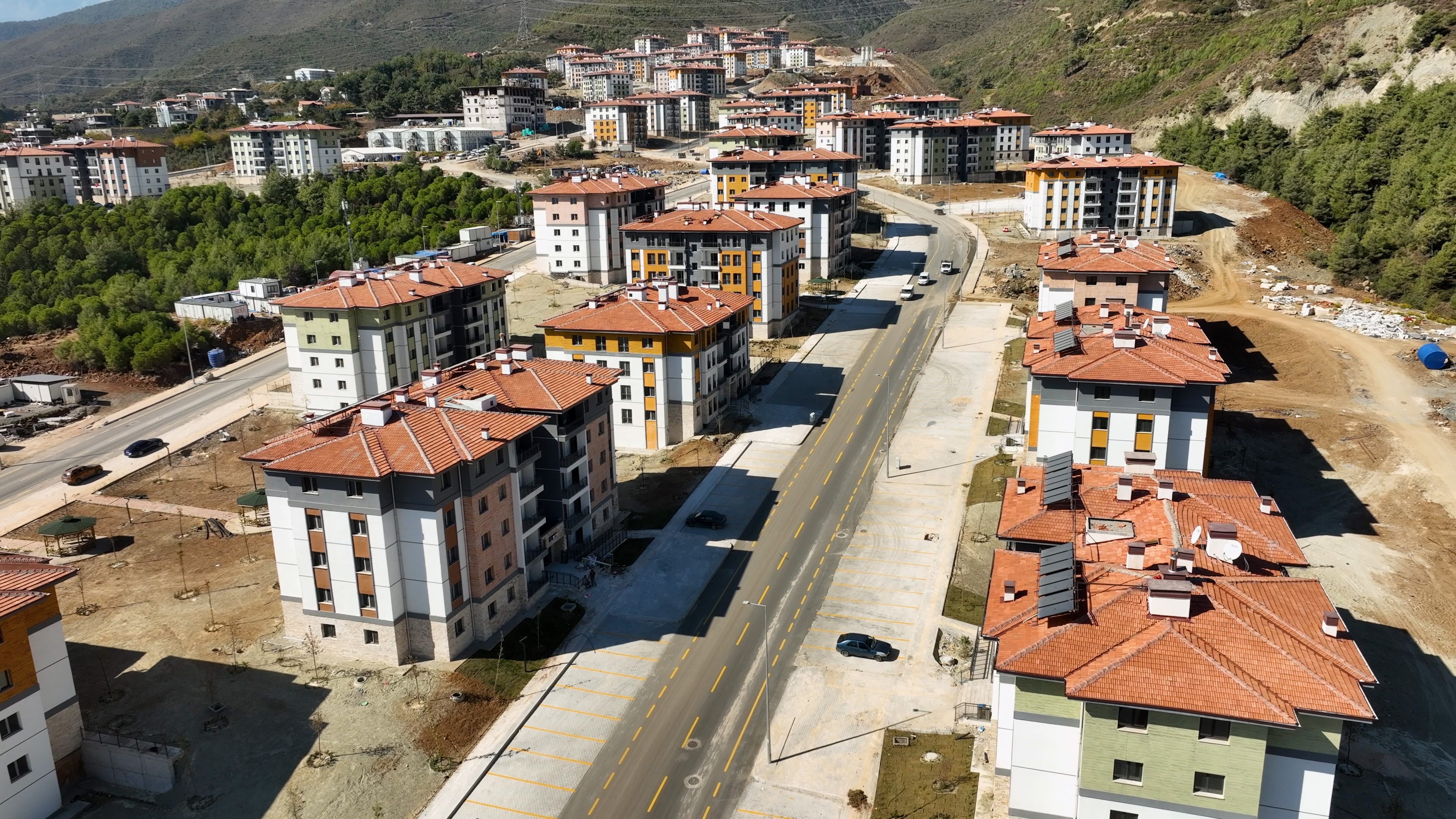 TOKİ,  HATAY GÜLDEREN’DE 2 BİN 681 AFET KONUTUNUN YAPIMINI TAMAMLADI