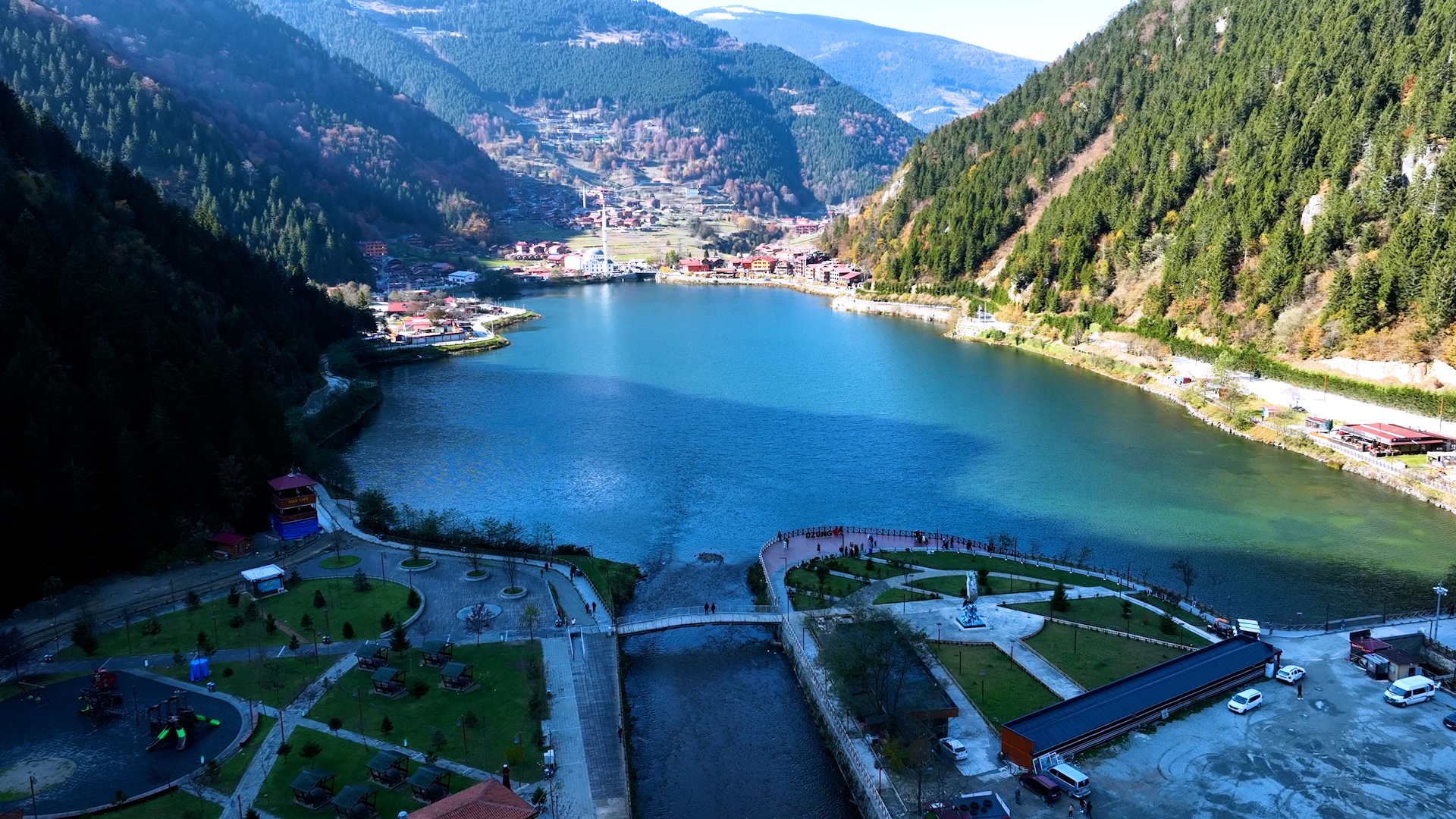 UZUNGÖL’ÜN ÇEVRESİ KAÇAK YAPILARDAN TEMİZLENECEK