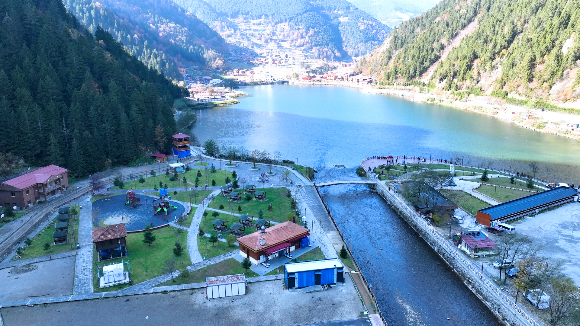 UZUNGÖL’ÜN ÇEVRESİ KAÇAK YAPILARDAN TEMİZLENECEK