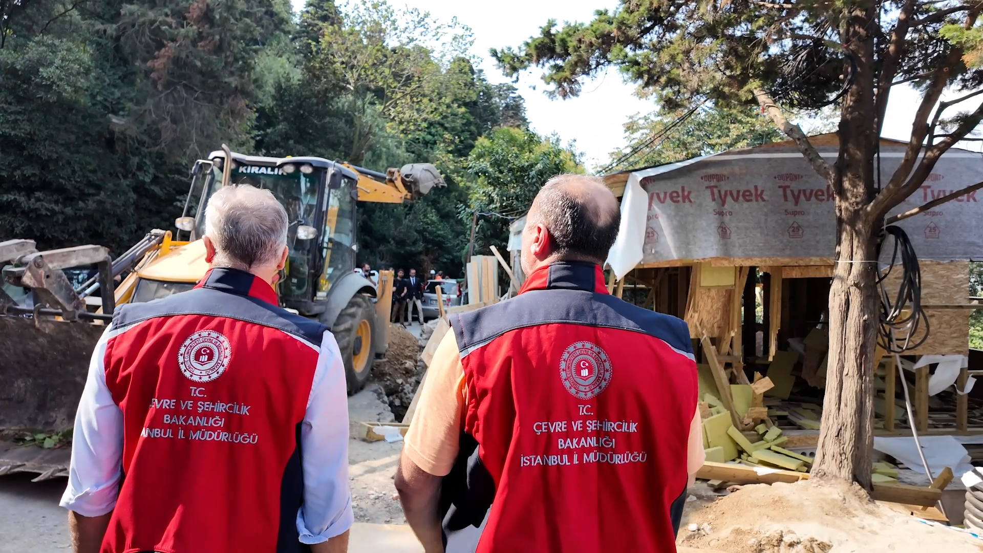 VANİKÖY’DEKİ KAÇAK İNŞAATTA YIKIM BAŞLADI