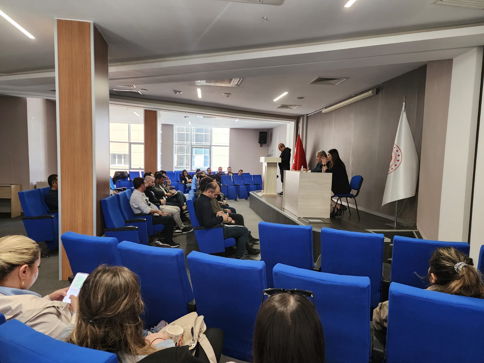 İlimizde Faaliyet Gösteren Çevre Danışmanlık Firmaları, Çevre Birimleri ve Çevre Görevlilerinin Katılımlarıyla, Çevre Mevzuatı ve Uygulamalarda Karşılaşılan Sorunlar ve Çözümünde Birlikte İlerlemenin Önemi İle İlgili Toplantı Gerçekleştirilmiştir.