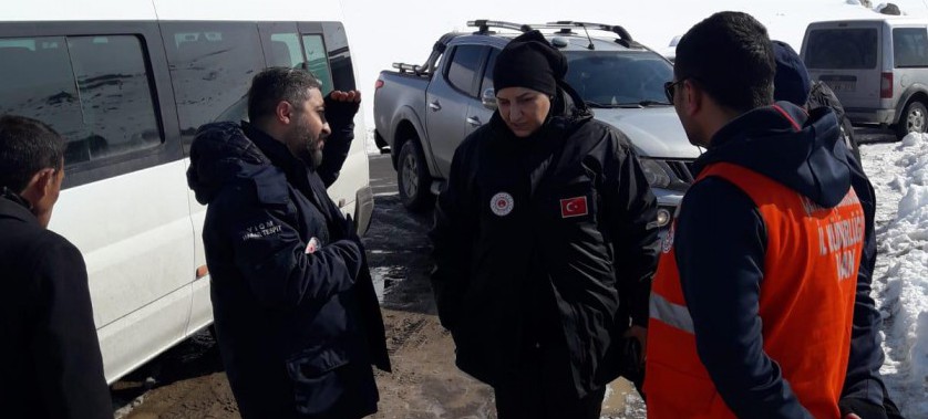 YAPI İŞLERİ GENEL MÜDÜRÜMÜZ DEPREM BÖLGESİNDE İNCELEMELERDE BULUNDU