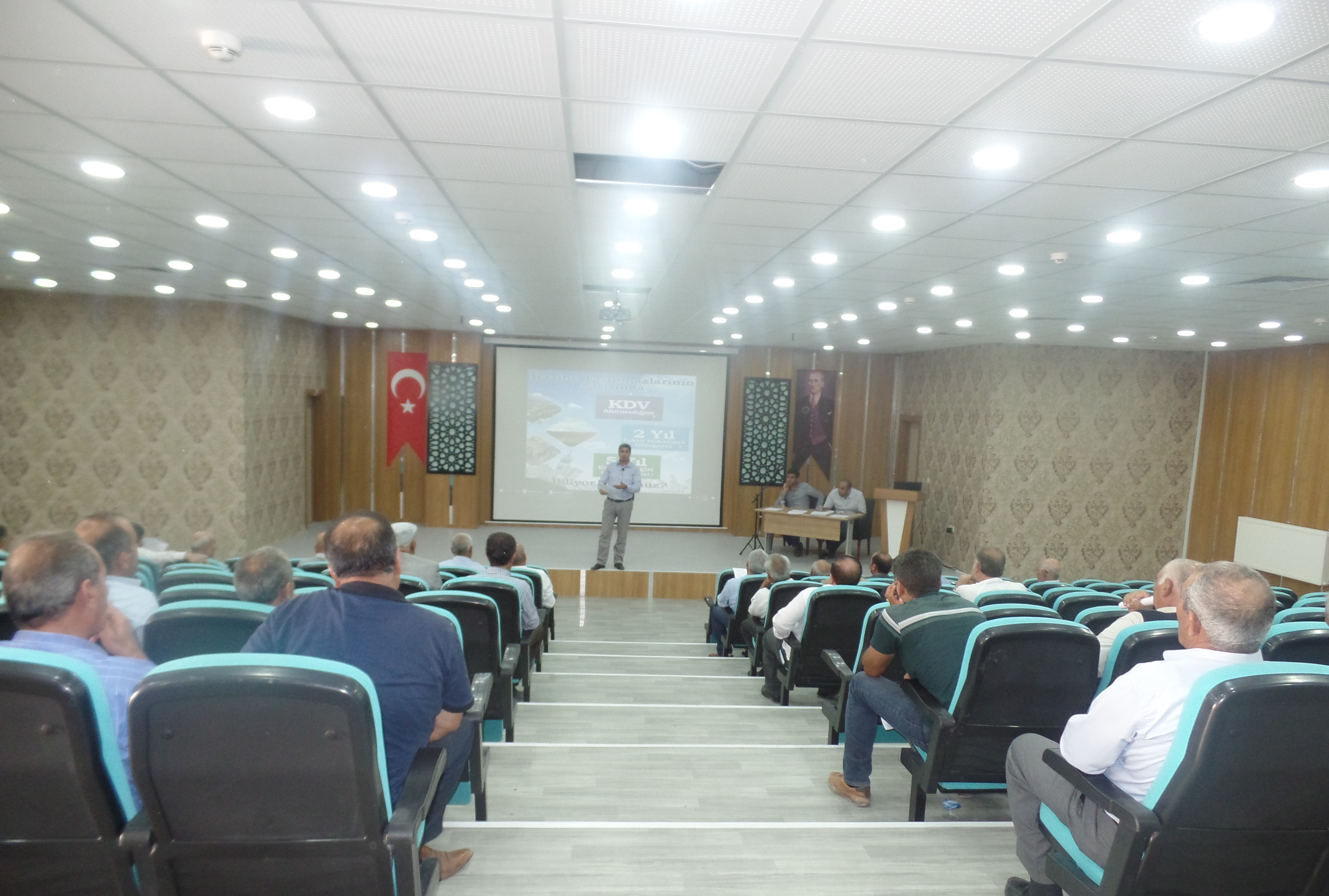 Hazineye Ait Tarım Arazilerinin Doğrudan Hak Sahibine Satışına ve Kiralanmasına İlişkin Mahalle Muhtarlarına Yönelik Bilgilendirme Toplantısı Yapıldı.