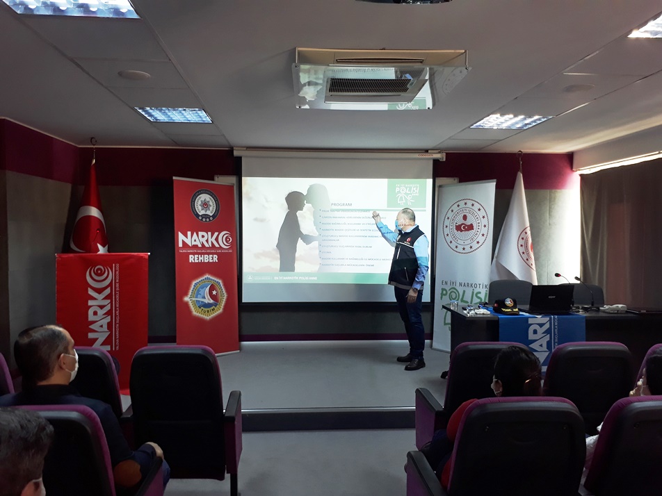 En İyi Narkotik Polis Anne Projesi Eğitimi