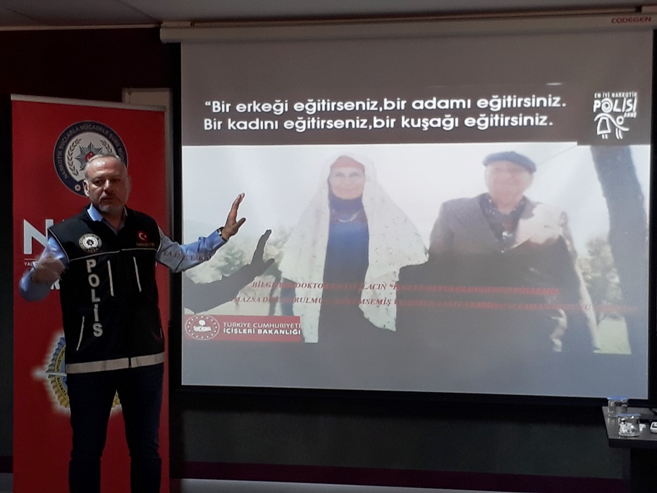 En İyi Narkotik Polis Anne Projesi Eğitimi