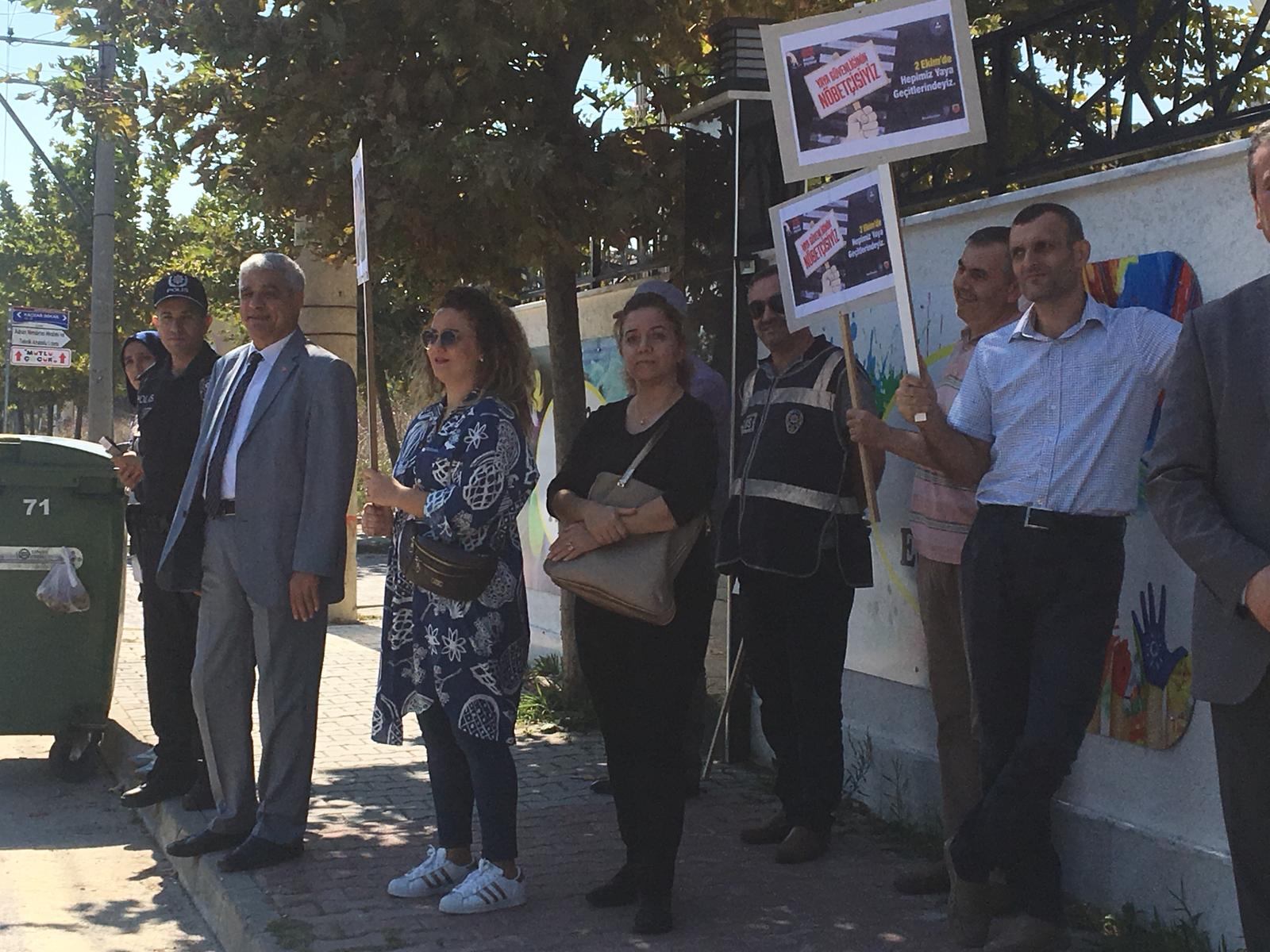 Trafikte yaya önceliğine dikkat çekmek amacıyla düzenlenen etkinliğe İl Müdürlüğümüz Personeli’de katıldı.