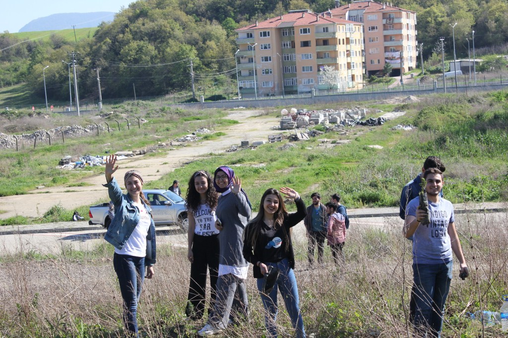 Yalova Üniversitesinde Fidan Diktik