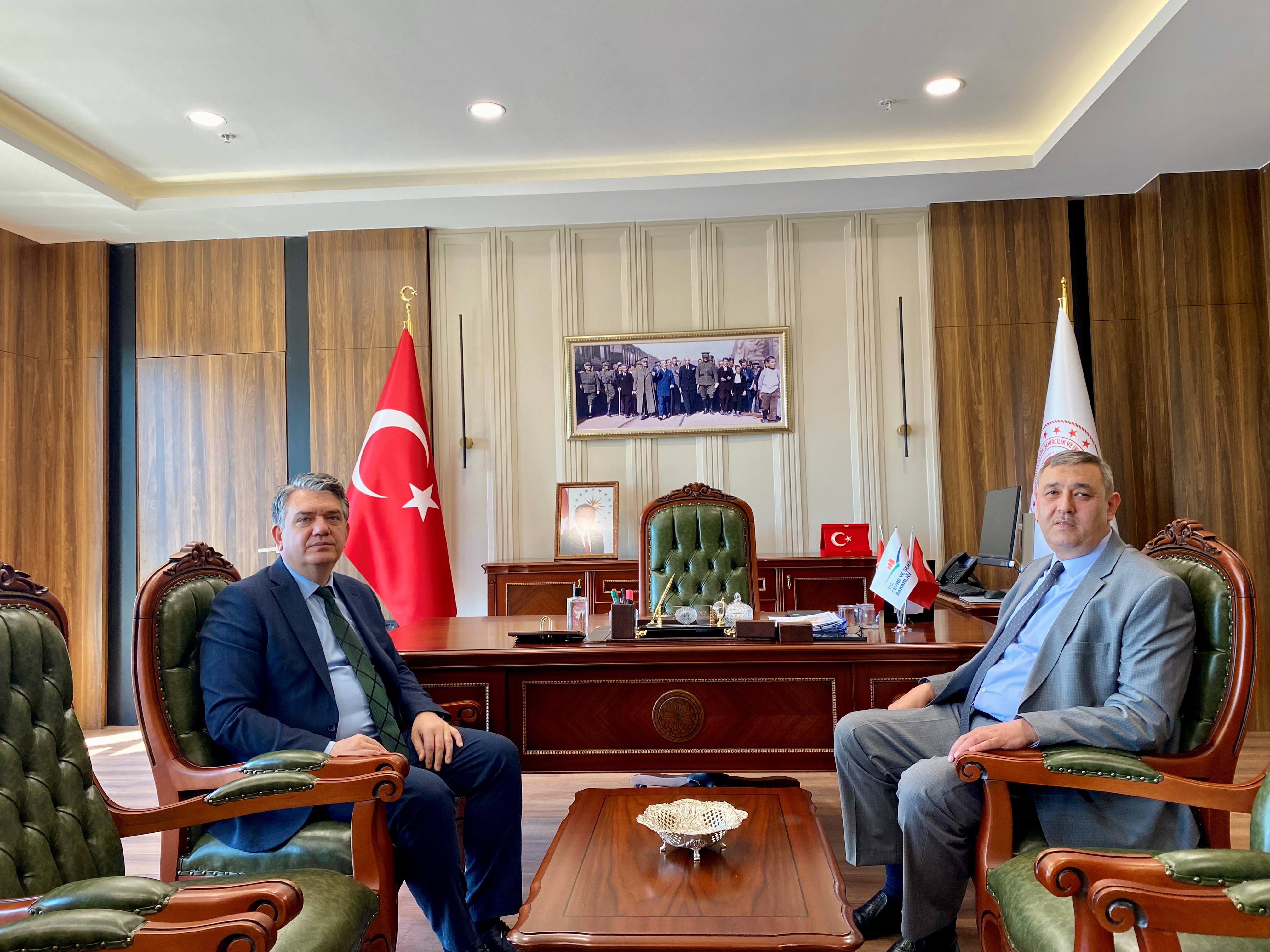 Sanayi ve Teknoloji İl Müdürü	Mehmet ŞAFAK İl Müdürümüz Oğuzhan KURT'a Hayırlı Olsun Ziyaretinde Bulundu.