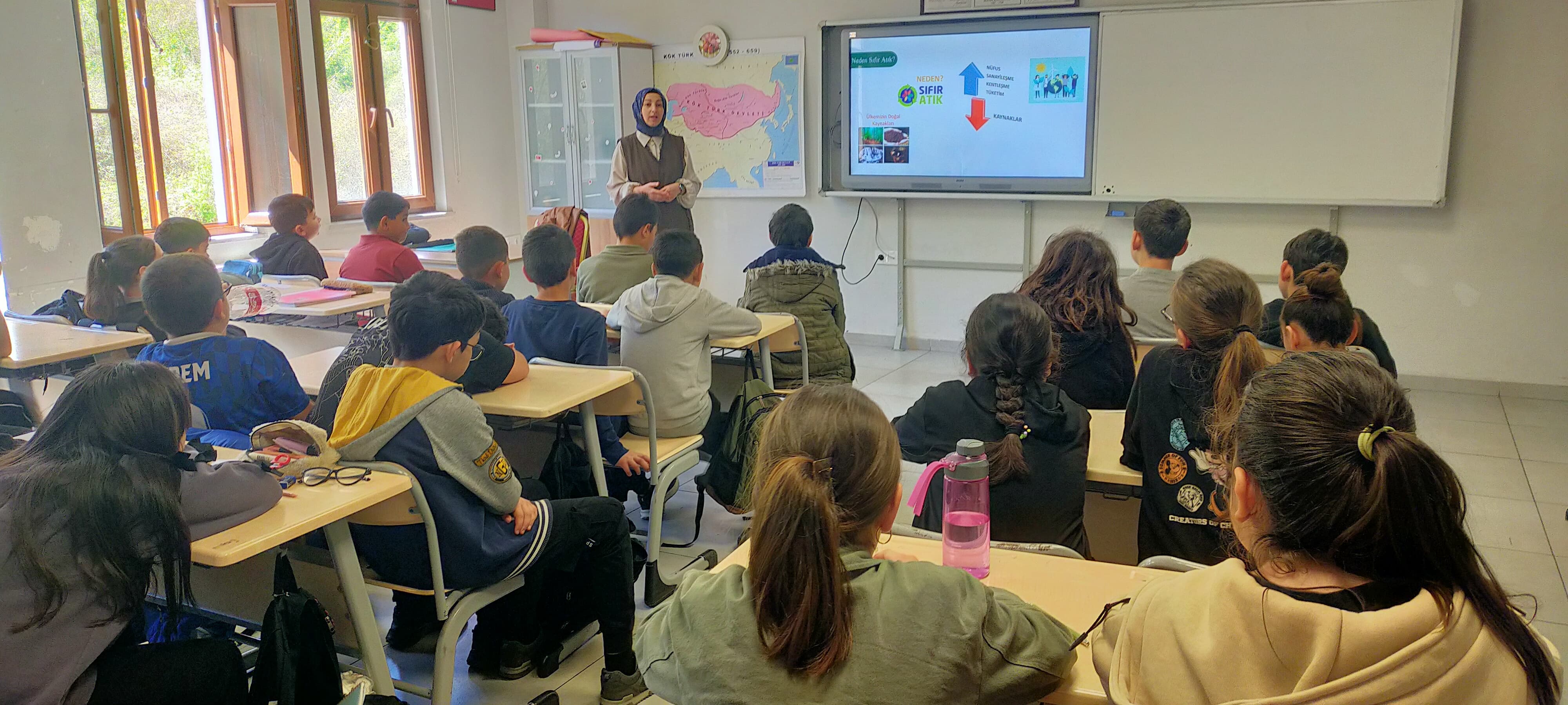 Abdipaşa Ortaokulu 6. Sınıf Öğrencilerine Temel Çevre Bilinci ve Sıfır Atık Farkındalık Eğitimi Verilmiştir.