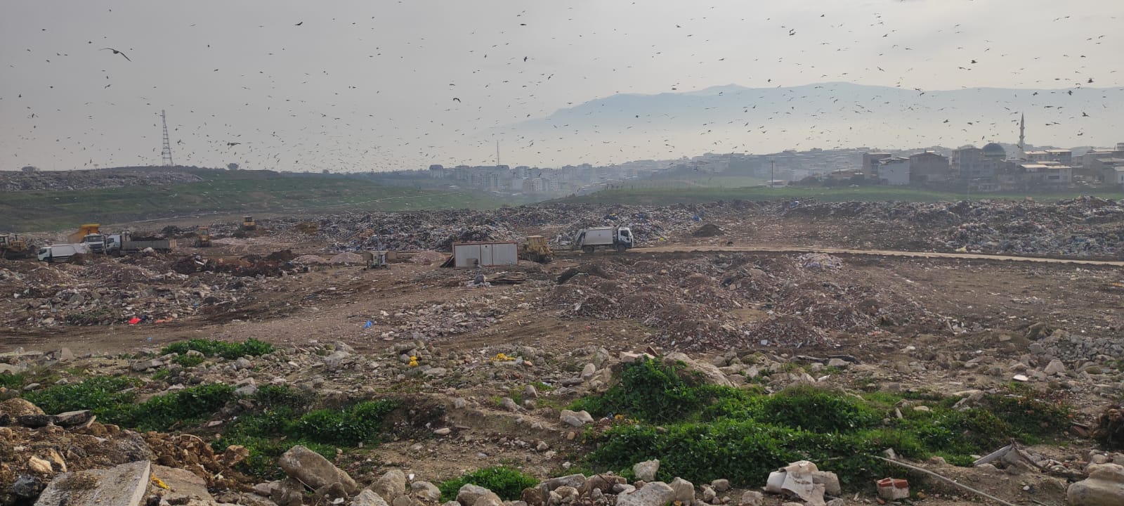 KATI ATIK TESİSİNDE VAHŞİ DEPOLAMA YAPAN BELEDİYEYE CEZA