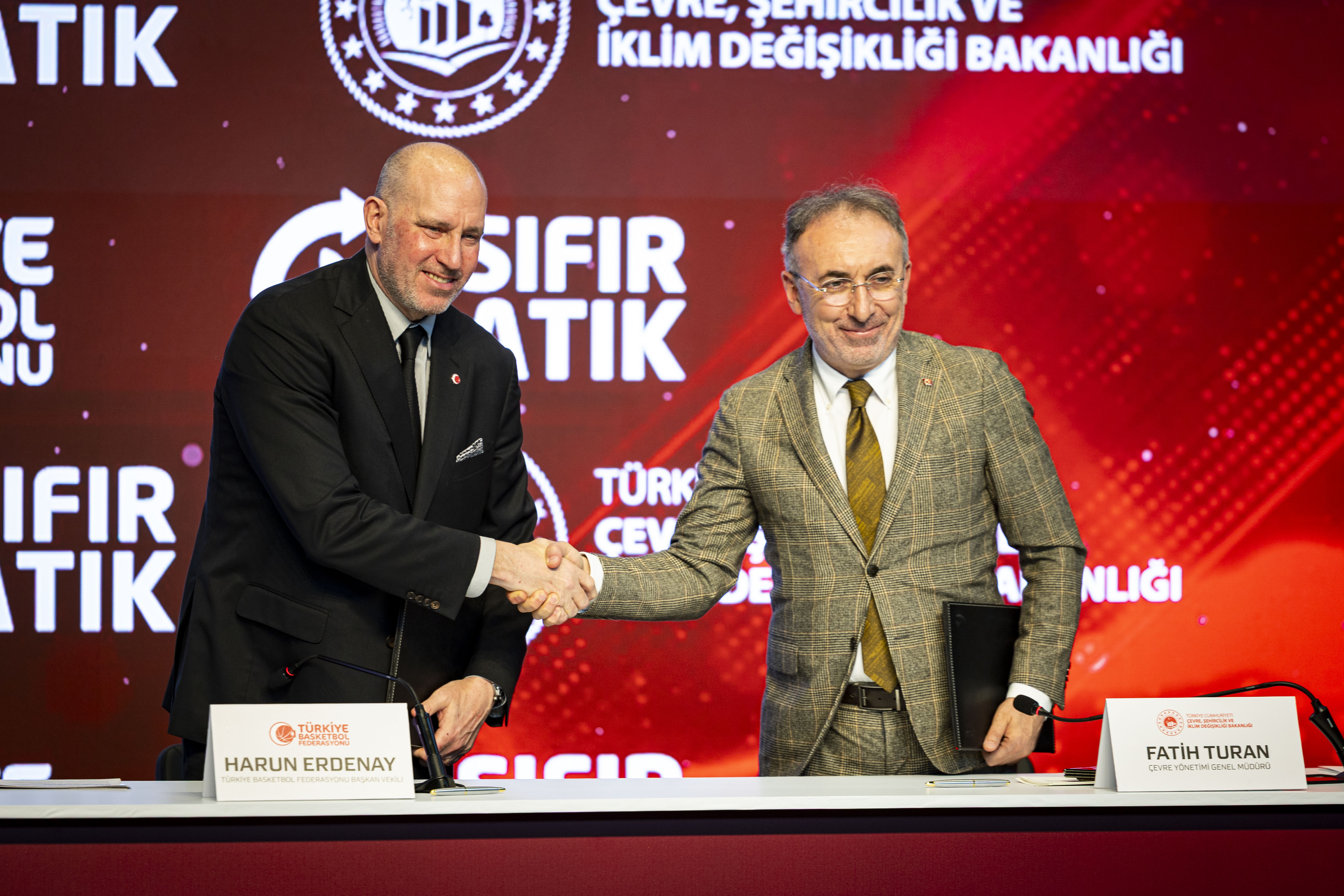 BASKETBOLDA SIFIR ATIK RUHU: DÖNÜŞÜM PELUŞ OYUNCAKLARLA BAŞLAYACAK