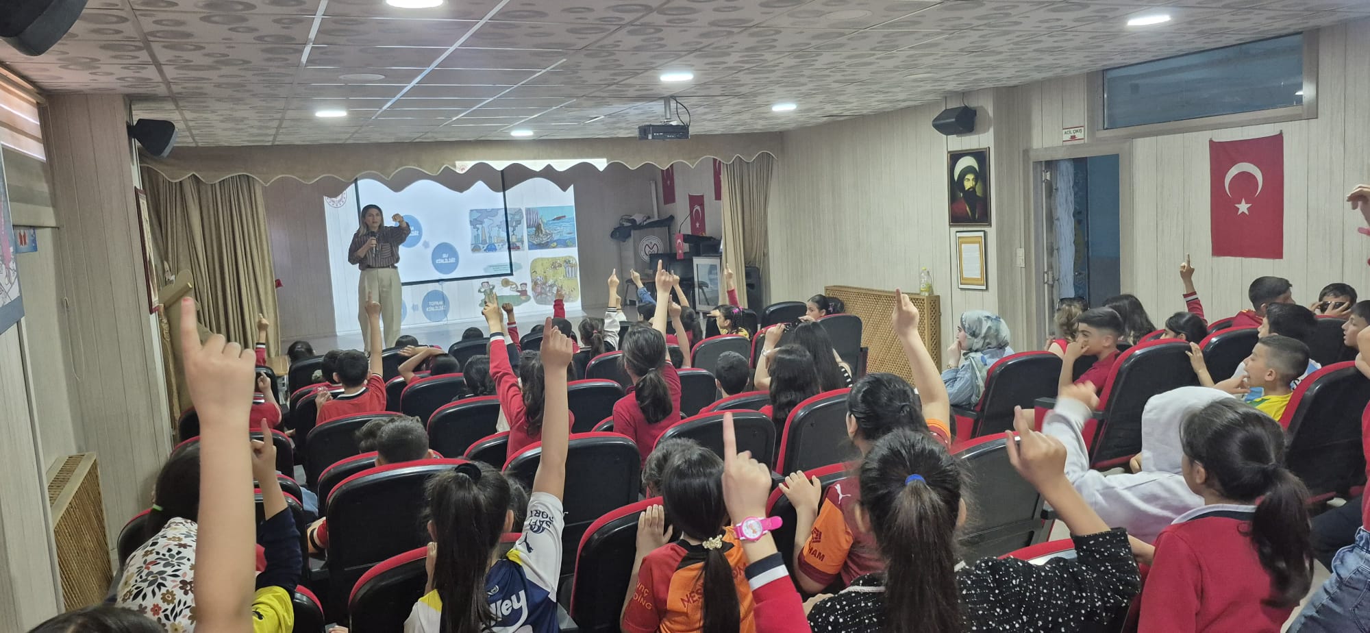 Gaziantep İl Milli Eğitim Müdürlüğüne bağlı Mustafa Marangoz İlkokulunda Sıfır Atık ve Çevre konulu eğitim verilmiştir.