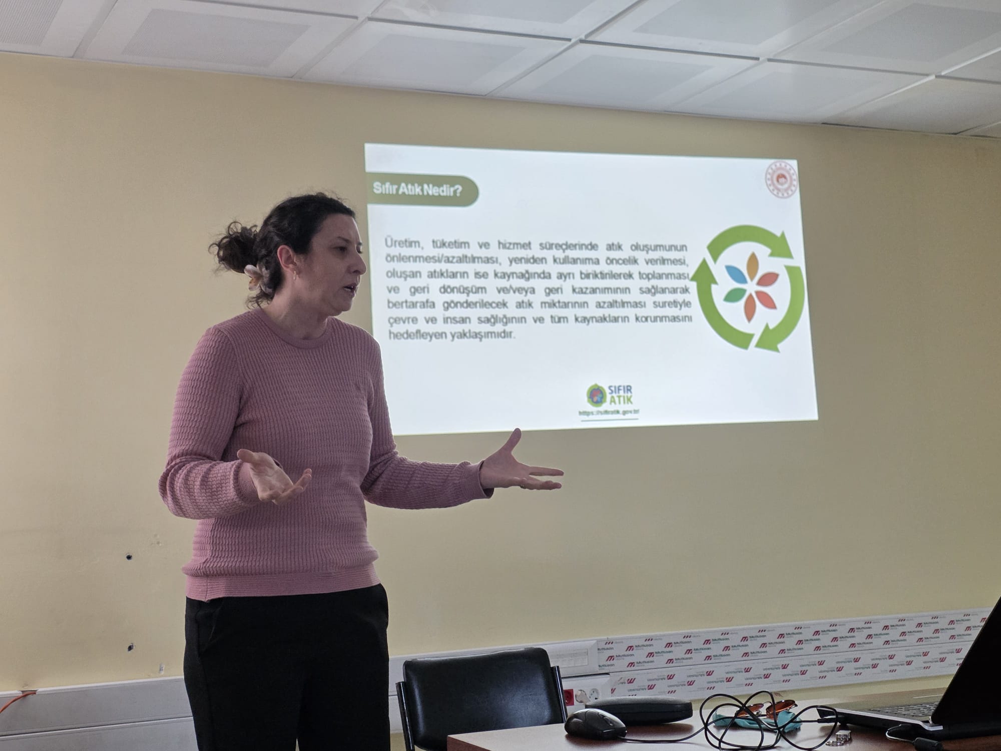 Çed ve Çevre izinleri Şube Müdürü Erengül Yılmaz tarafından personelerimizin katılımıyla sıfır atık bilgilendirme toplantısı gerçekleştirildi