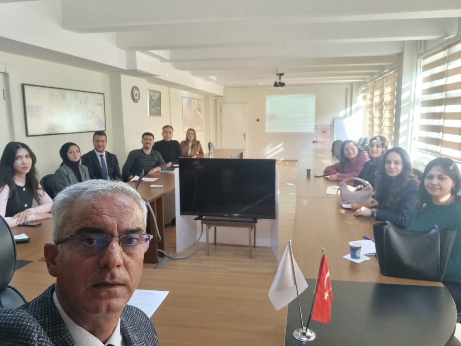 Yeni göreve başlayan Milli Emlak Uzm. Yrd. ve Büro Personellerimize hizmet içi eğitim verilmiştir