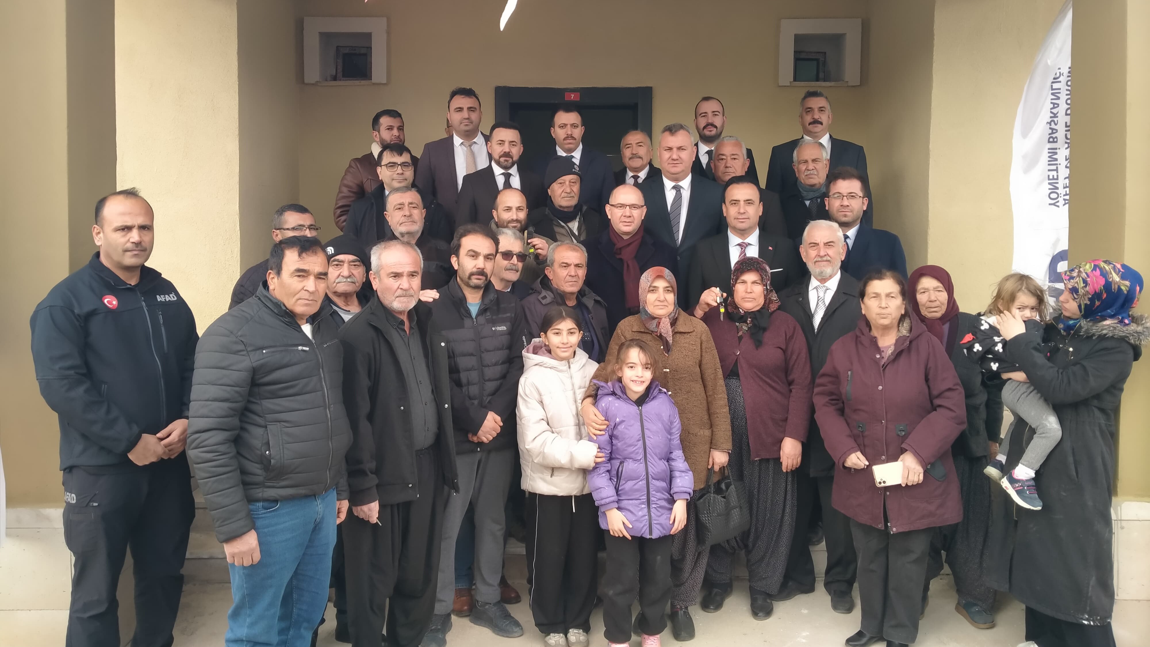 Böcekli Beldesi Dümbürdek ve Yeşilyurt Mahallelerinde Anahtar Teslim Töreni