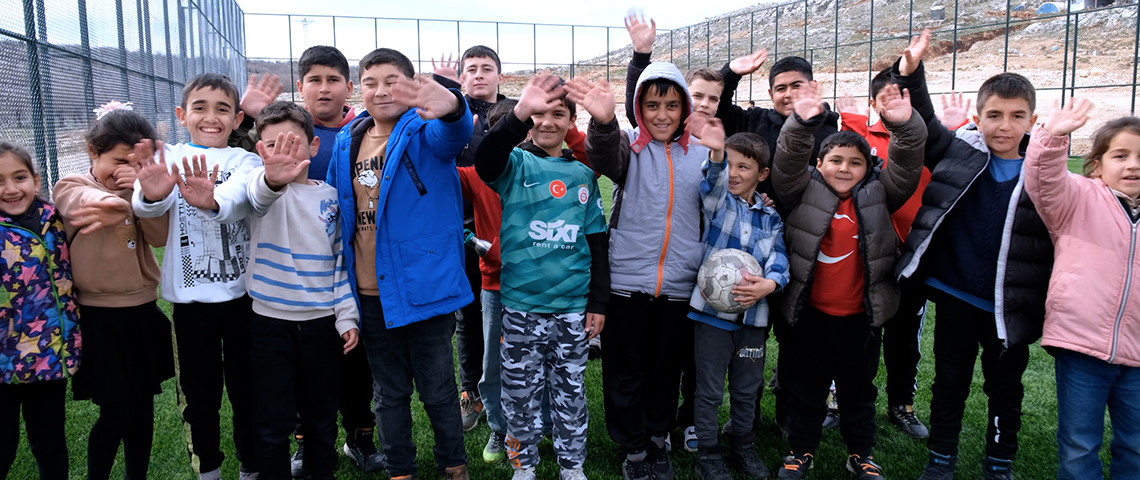 BAKAN KURUM’DAN MİLLİ MAÇ ÖNCESİ ZEY KÖYÜ’NDEN ANLAMLI PAYLAŞIM