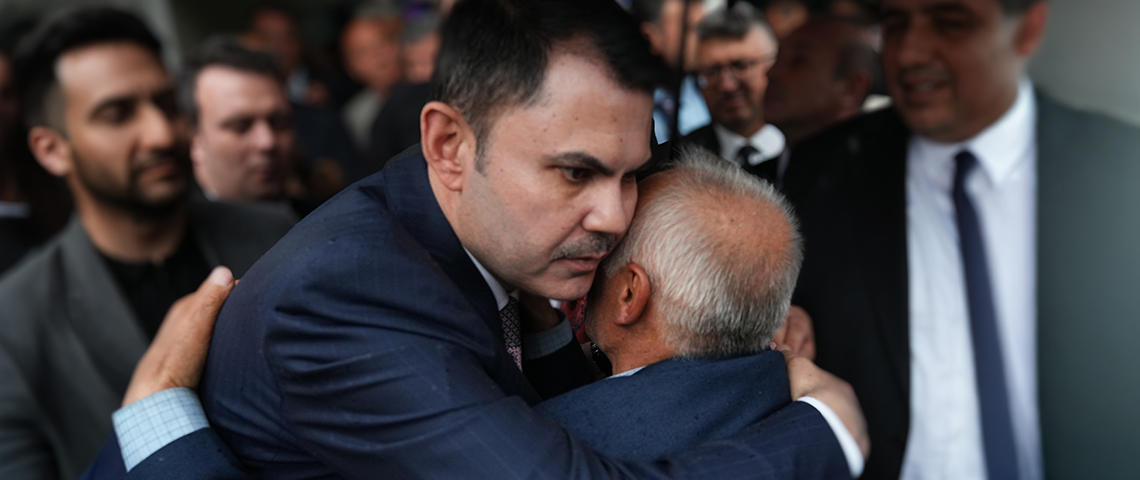 ŞEHİT BABASINDAN BAKAN KURUM’A ANLAMLI TEŞEKKÜR