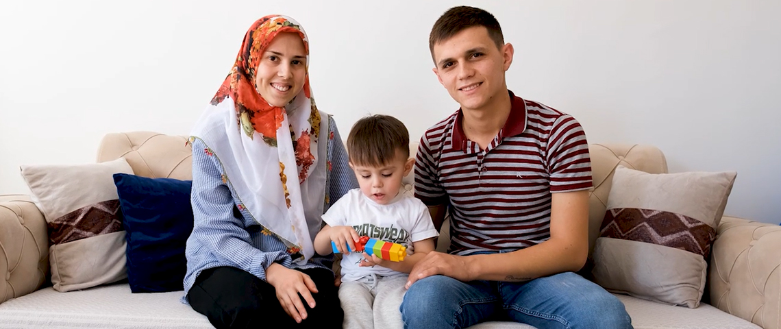 BAKAN KURUM, DEPREMZEDE AİLENİN BAYRAM SEVİNCİNİ PAYLAŞTI